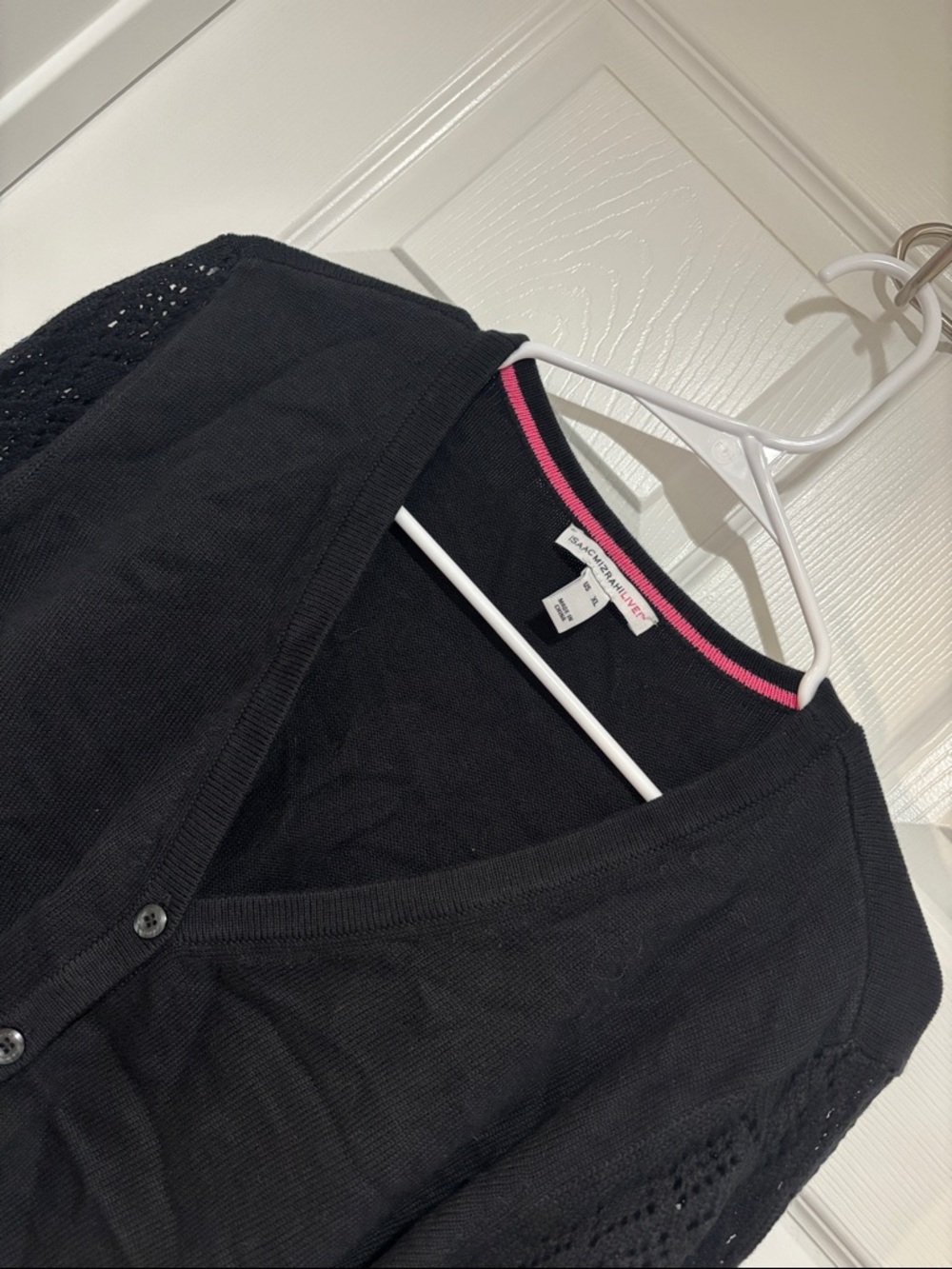 ISAAC MIZRAHI Black Cropped Button-Up Cardigan